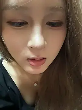 Stripchat Live Sex Cam of yuki_june