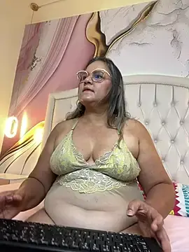 Stripchat Sex Chat of Lucy_Milf_474