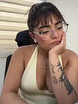 Stripchat Live Sex Cam of AngieRousse