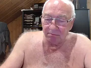 Stripchat Adult Webcam of biggandybig