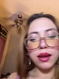 Stripchat Free Live Porn of HoneyAndFlowers21