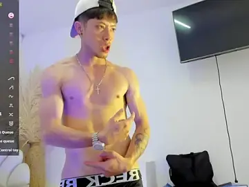 Stripchat Sex Cam of marcuscollins1_