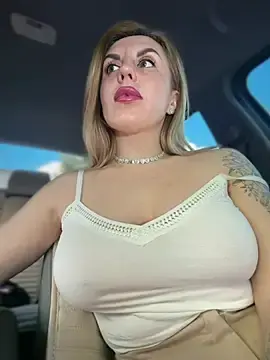 Stripchat Nude Webcam of MilfNextDoor20