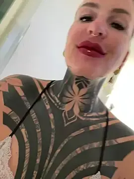 Stripchat Live Sex Cam of KathaleaNoir