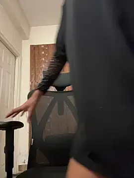 Stripchat Live Sex Cam of DarlingJenny22
