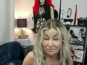 Stripchat Free Porn Cam of crystaLUX
