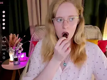 Stripchat Best Webcam of Aemilia_