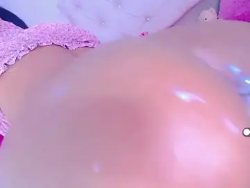 Stripchat Free Porn Cam of Theylor_Rouse