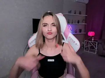 Stripchat Adult Webcam of EllaCurtis
