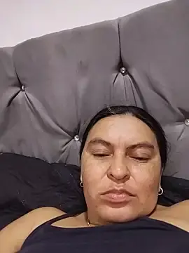 Stripchat Live Sex Cam of Horny-Mommy-Dirty