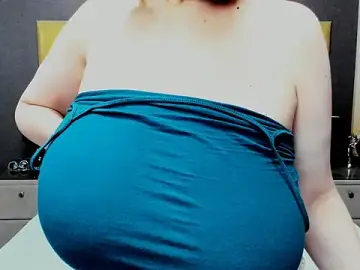 Stripchat Watch Live Sex Cams of KiraLeila