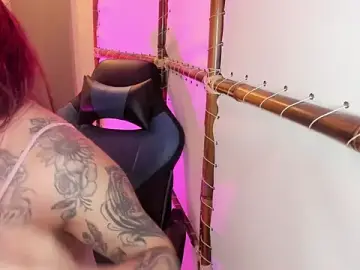 Stripchat Free Porn Cam of Scarbadgirl_
