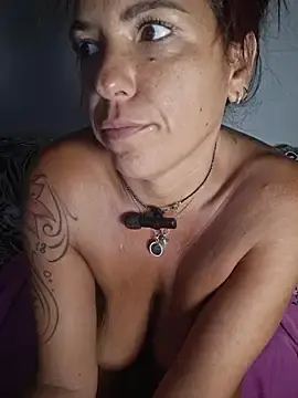 Stripchat Sex Cam of allyson22andy