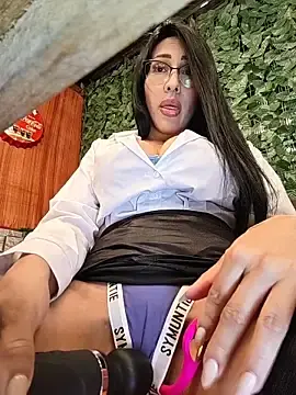 Stripchat Watch Live Sex Cams of Isabellitasexi38
