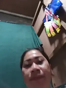 Stripchat Free Live Porn of SweetChubbyMommy_02