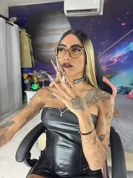 Stripchat Live Sex Cam of Nella_Dolls
