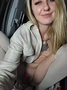 Stripchat Sex Cam of SheIsSomething