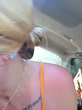 Stripchat Watch Live Sex Cams of SheIsSomething