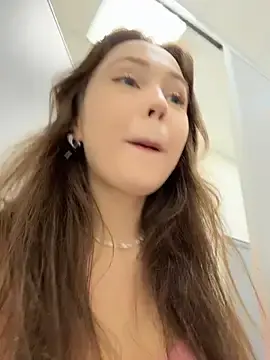 Stripchat Live Sex Cam of Peachy_Dream