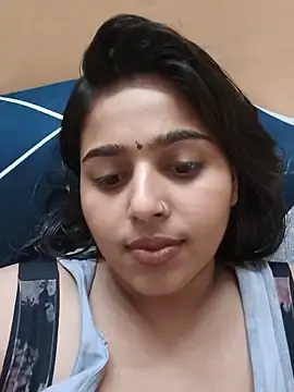 Stripchat Sex Cam of Cute-Simmi69