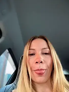 Stripchat Adult Webcam of LavenderHot