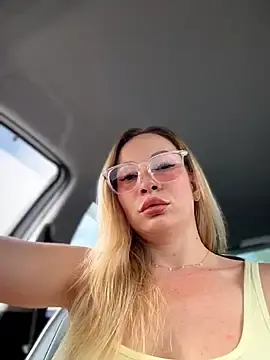 Stripchat Sex Cam of LavenderHot