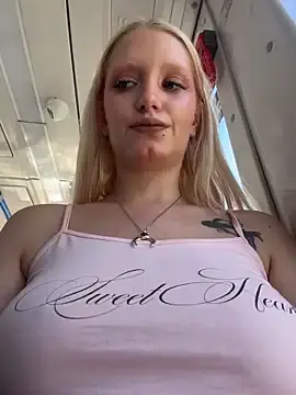 Stripchat Live Sex Cam of Mila_NoRules
