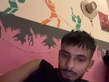 Stripchat Free Porn Cam of CutieDickBoiii