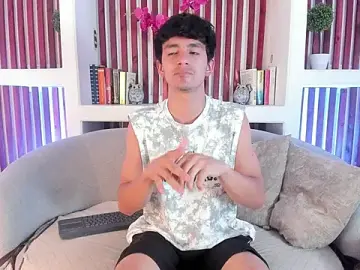 Stripchat Live Sex Cam of Axel_Draven
