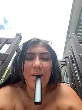 Stripchat Sex Cam of LittleMissEeve