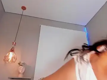 Stripchat Live Sex Cam of Roxy_Stonee