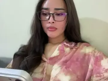 Stripchat Free Porn Cam of Lovable_with_bigsurprise