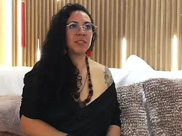 Stripchat Free Porn Cam of Velvet_Curly