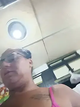 Stripchat Sex Cam of tugordita-hot