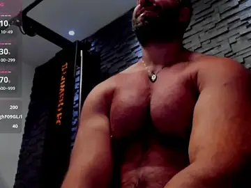 Stripchat Live Sex Cam of David_Big_Daddy