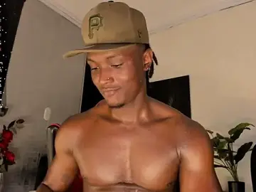 Stripchat Live Sex Cam of DannSmmith