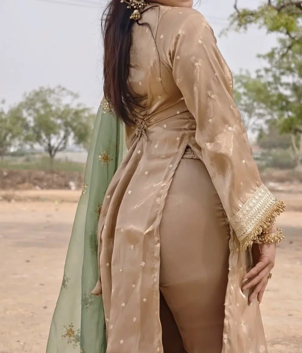 Sizzling_Maya