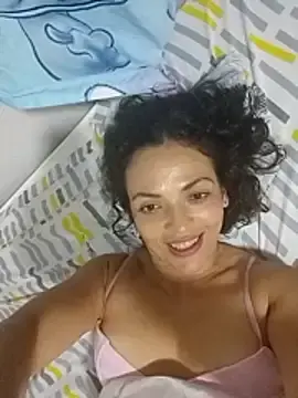 Stripchat Sex Cam of bella-diaz