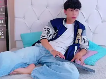 Stripchat Live Sex of Axel__Evans