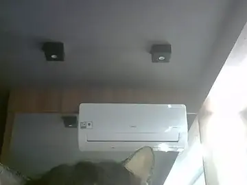 Stripchat Nude Webcam of SkinnyKitten