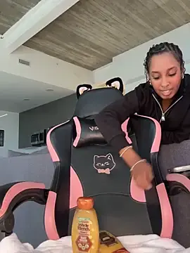 Stripchat Free Porn Cam of Your_Paris