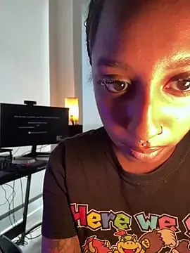 Stripchat Free Porn Cam of Your_Paris