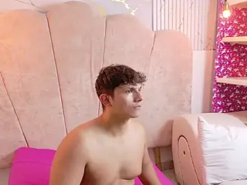 Stripchat Best Webcam of ParejaCurvy20