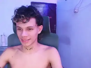 Stripchat Sex Cam of andy_dan18