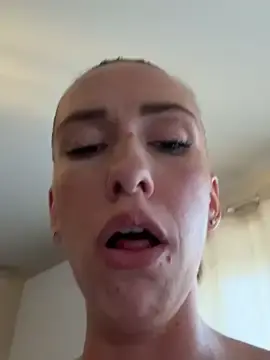 Stripchat Free Porn Cam of lola_tentatiion