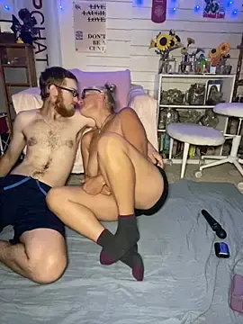 Stripchat Free Live Porn of TrenaAnne