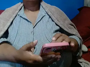 Stripchat Free Porn Cam of CUTEFIRMMELONSS