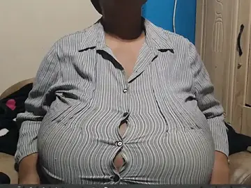 Stripchat Sex Cam of CUTEFIRMMELONSS