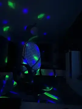 Stripchat Sex Cam of Mohdollmen