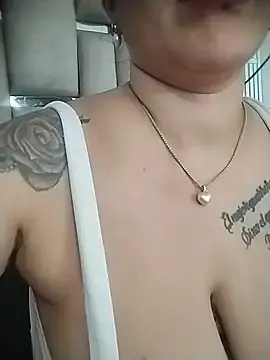 Stripchat Live Sex of chelaqueen_